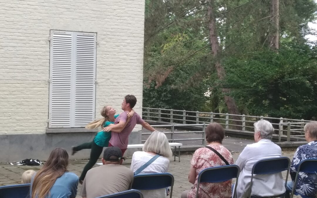 Quartier d’été + distribution de pains saucisses par le CoCoLo + concert